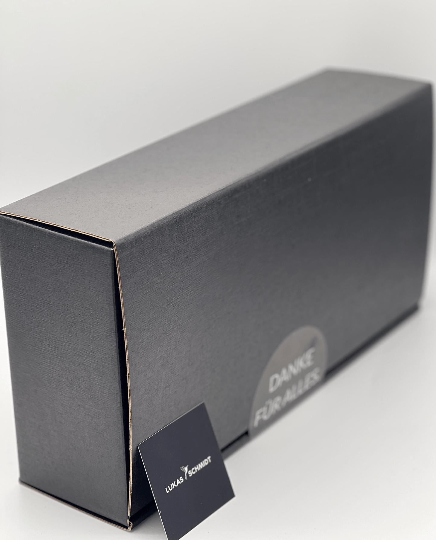 Paket | "Exklusiv Paket." | 2x First Flight in der Geschenkbox - Lukas Schmidt Wein